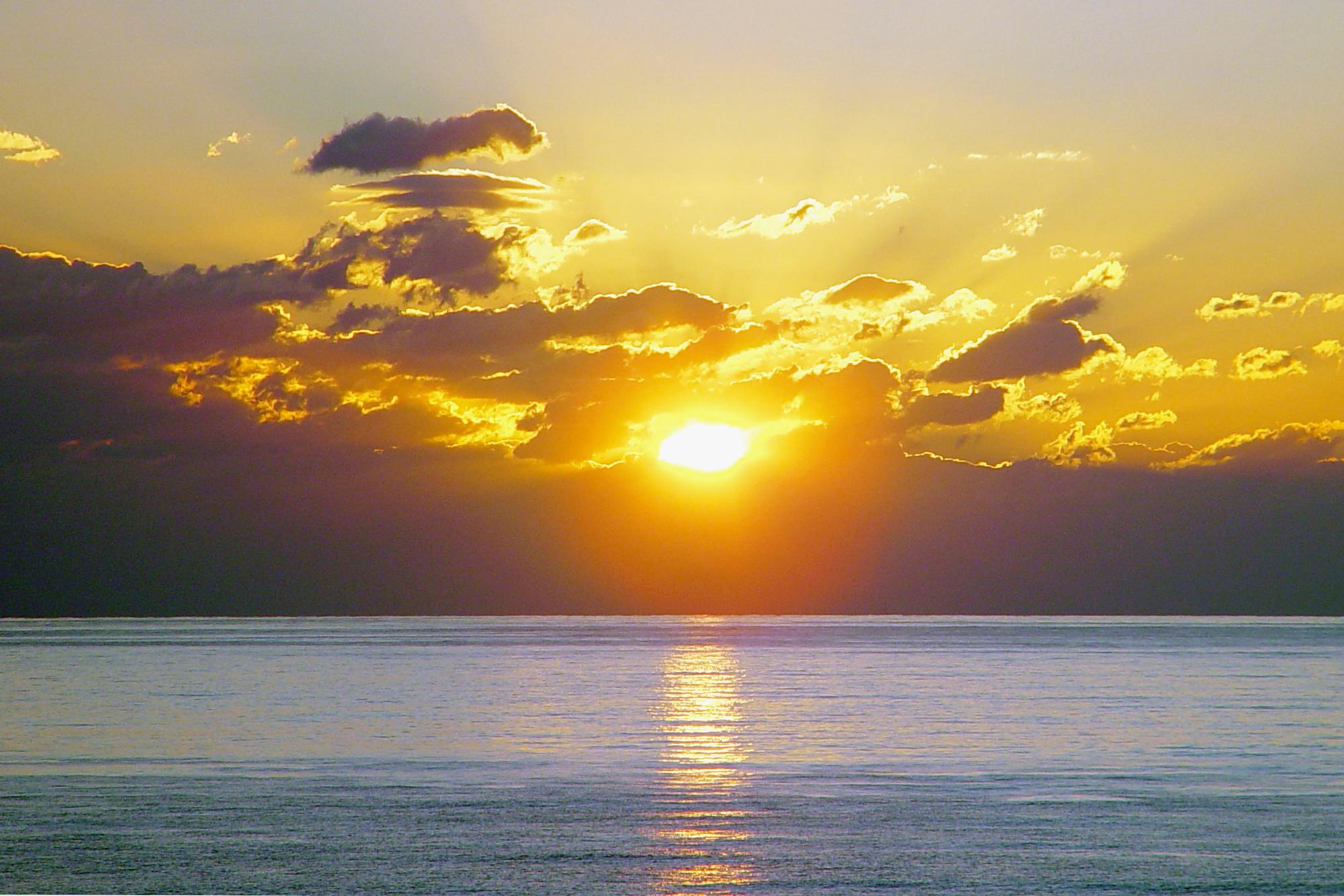 Читать восход солнца 8. Закат солнца. Солнце на горизонте. Рассвет над морем. Закат на море.
